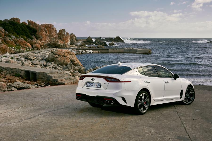  Kia Stinger GT 2018 года  (ZA) (фото 3 из 40)